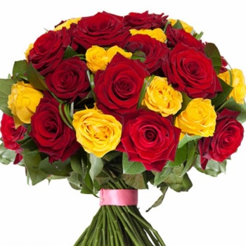 Букет из 31 красной и желтой розы